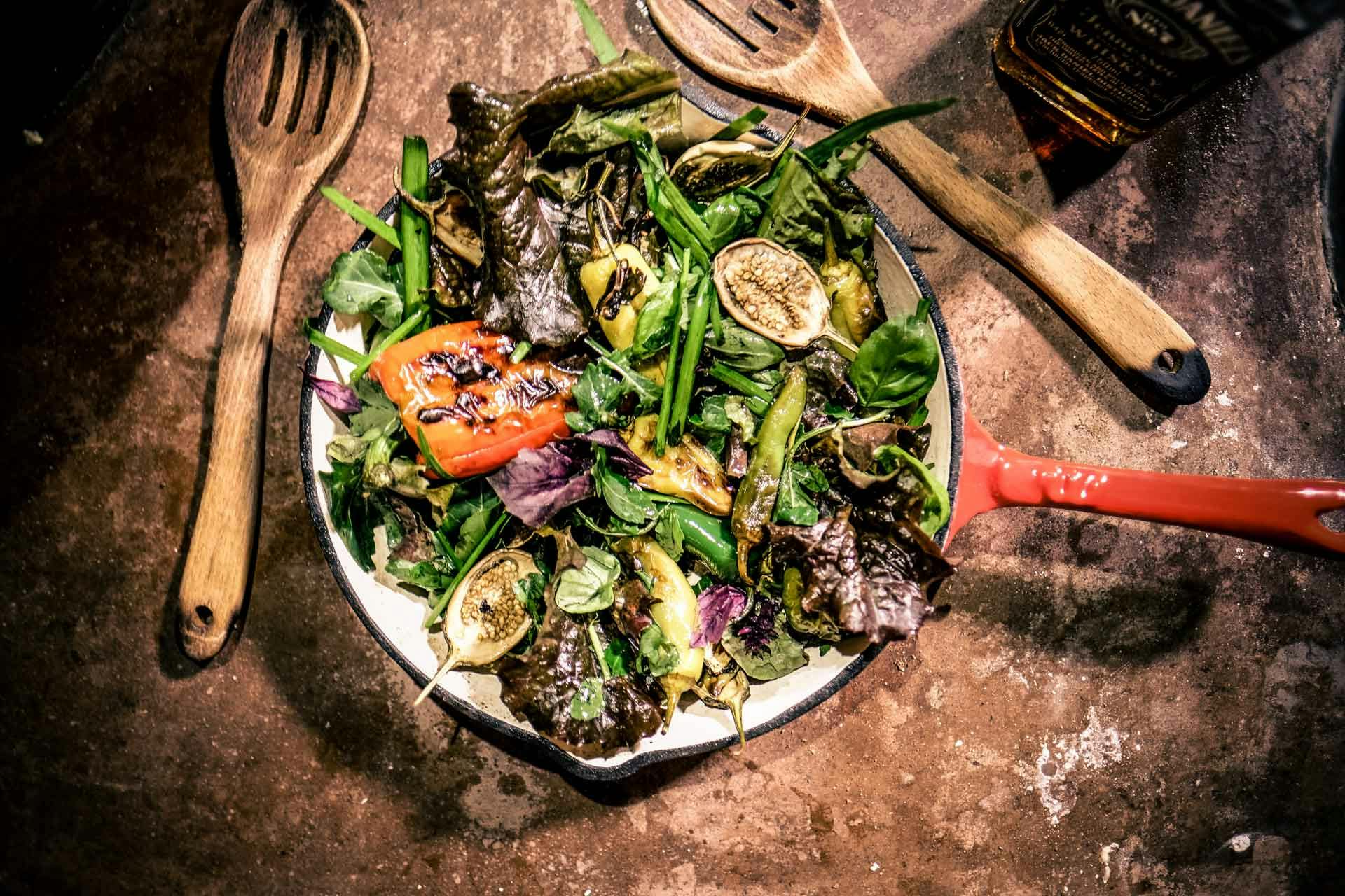 Warmer Gemüsesalat mit Aubergine | Rezept | FOODBOOM
