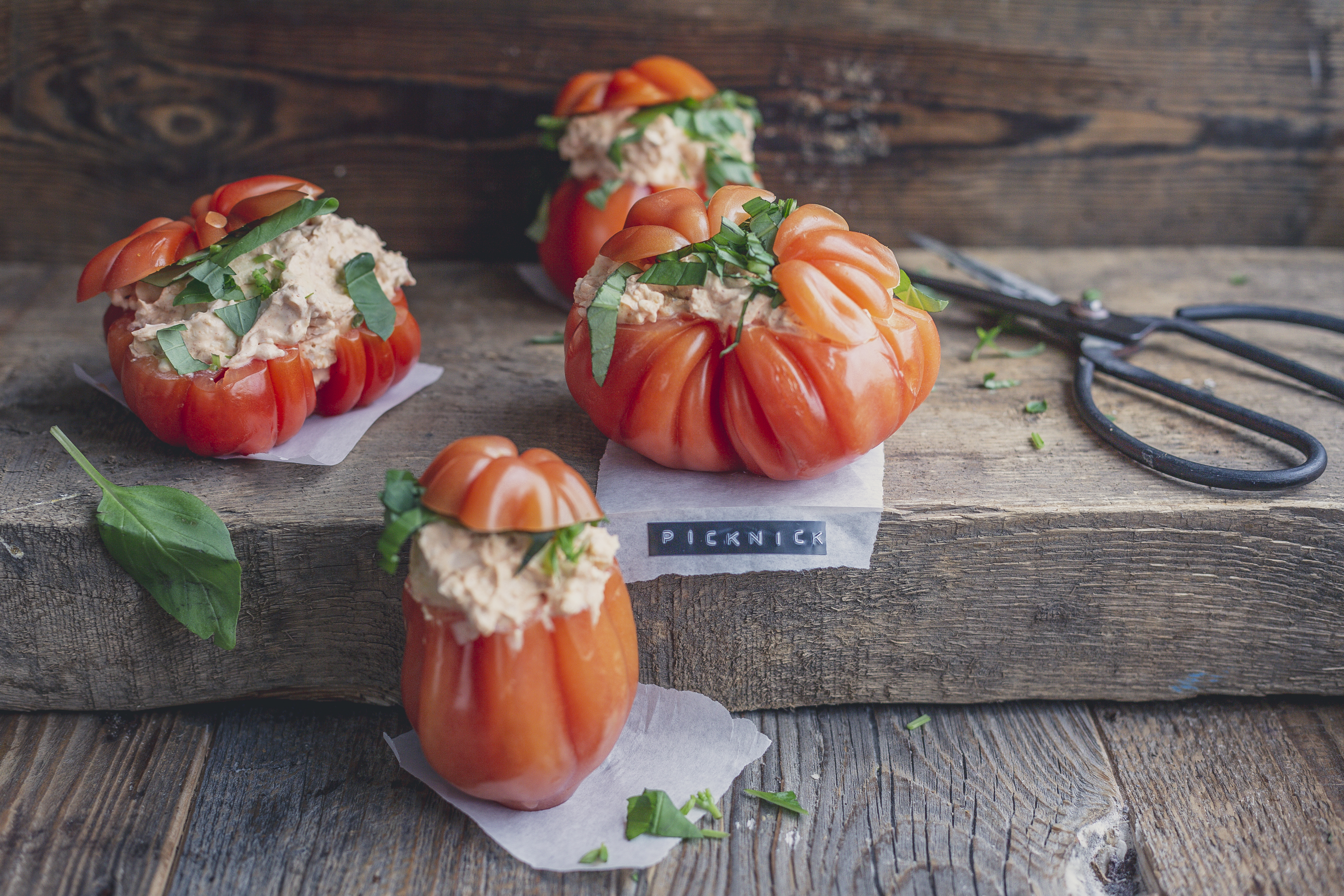 Gefüllte Ochsenherztomaten Mit Frischkäse | Rezept | FOODBOOM