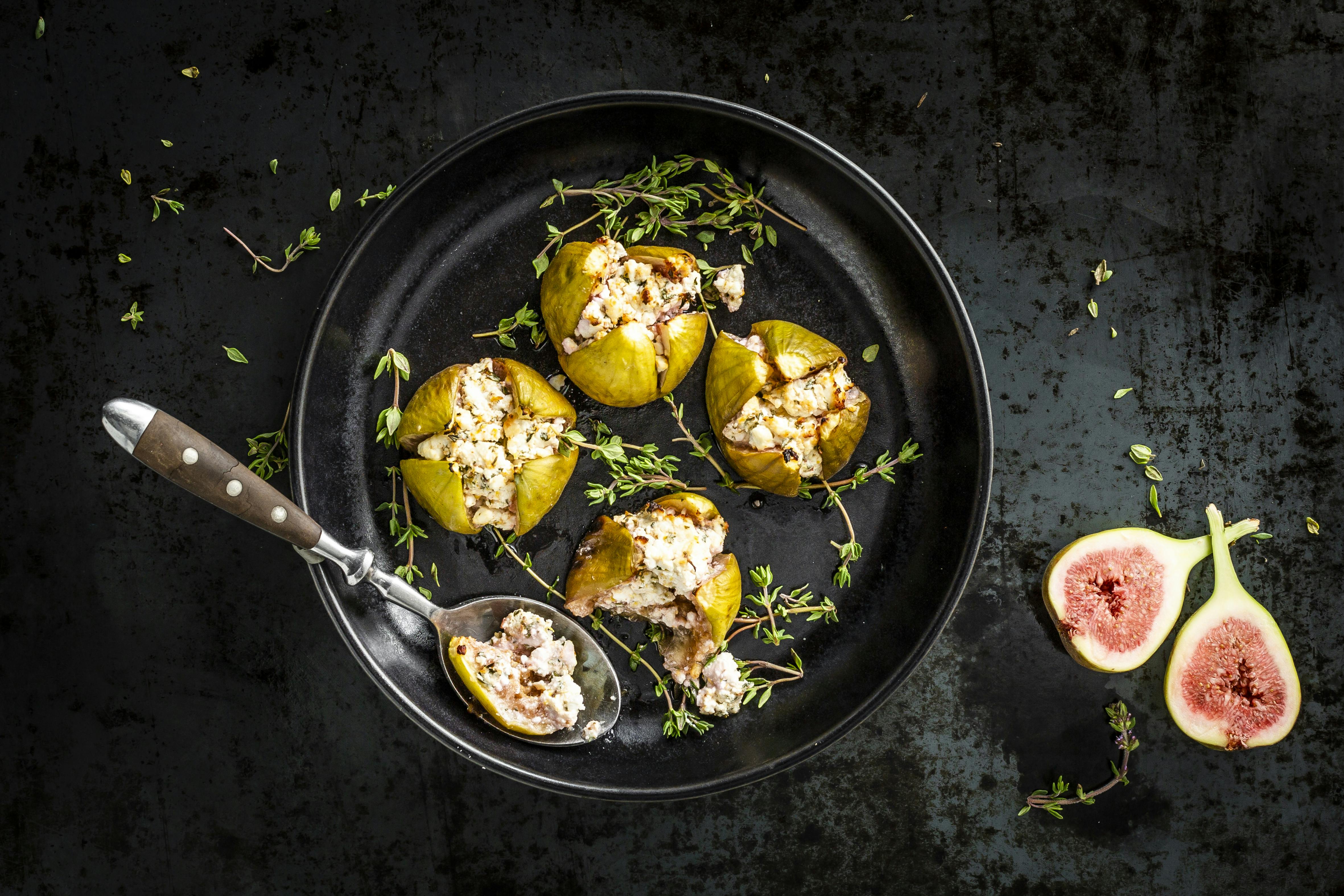 Gegrillte Feigen mit Schafskäsefüllung | Rezept | FOODBOOM