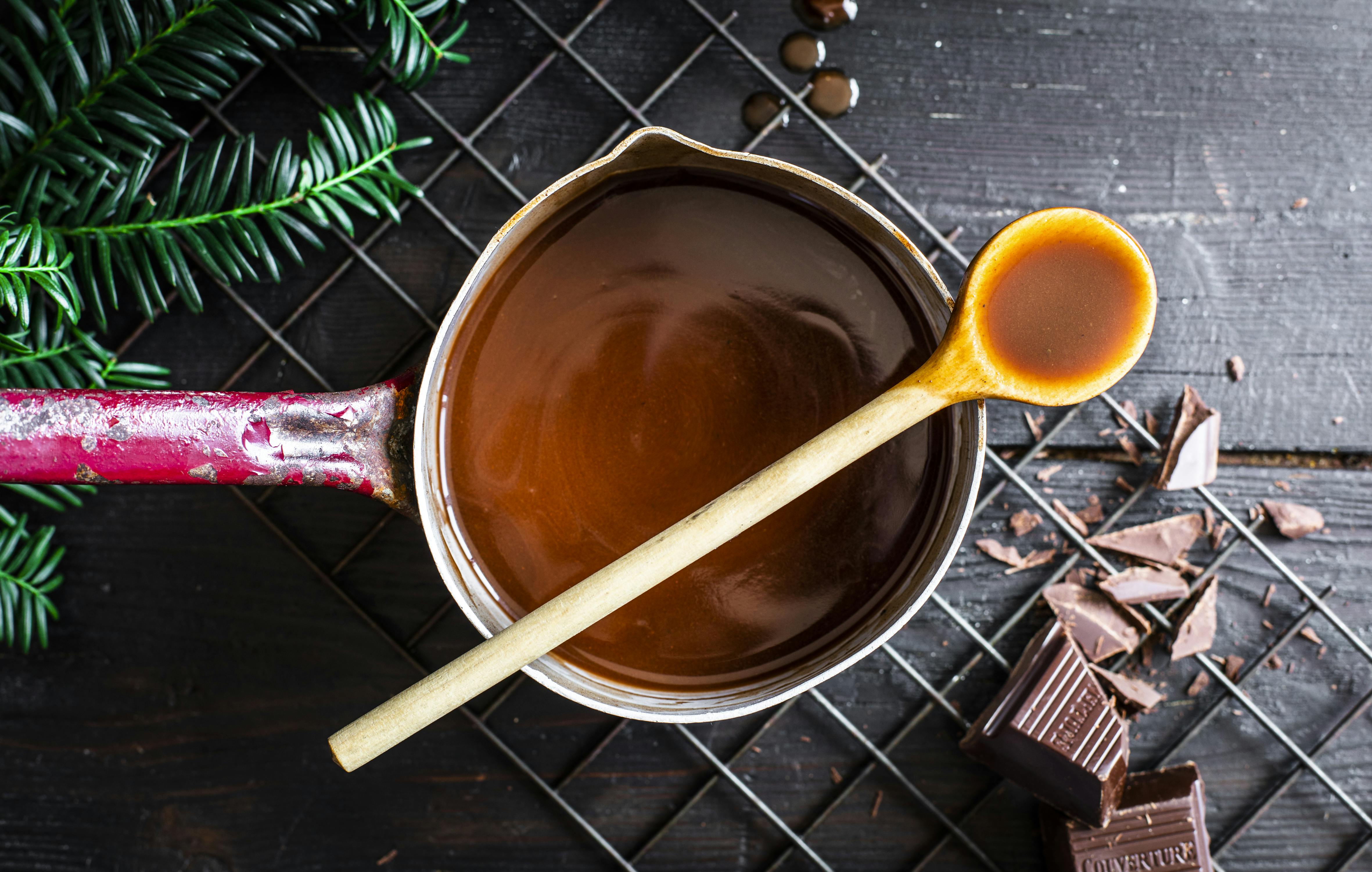 Dunkle Sauce mit Schokolade | Rezept | FOODBOOM