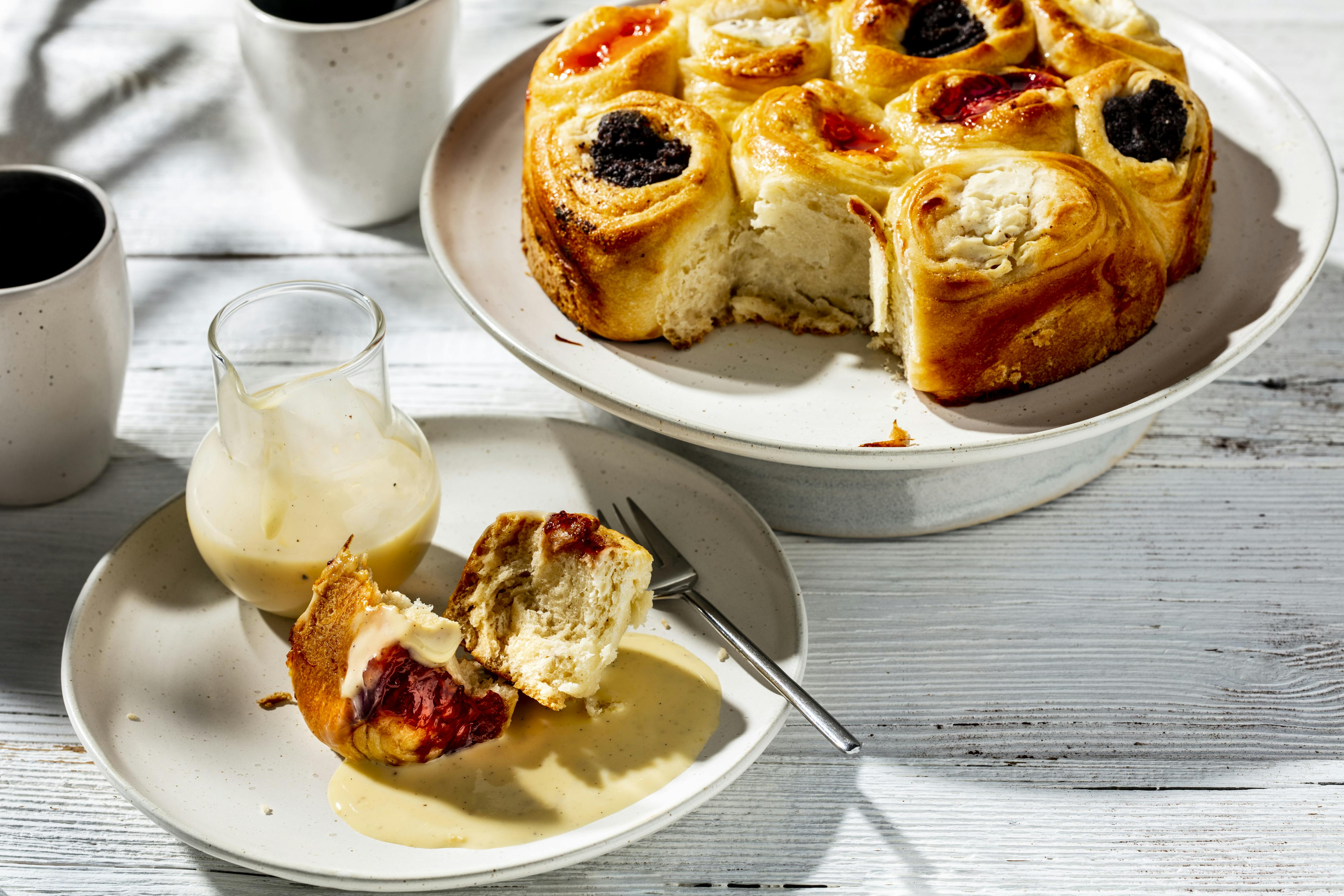 Kolatsche mit Mohn und Fruchtfüllung | Rezept | FOODBOOM