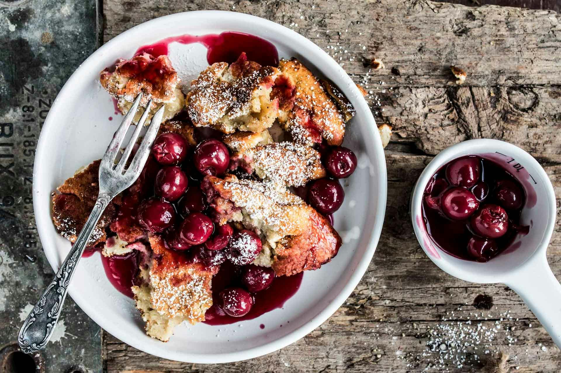 Kaiserschmarrn mit Kirschen | Rezept | FOODBOOM