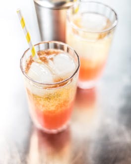 Cidre-Cocktail mit Ananassaft und Quittengeist