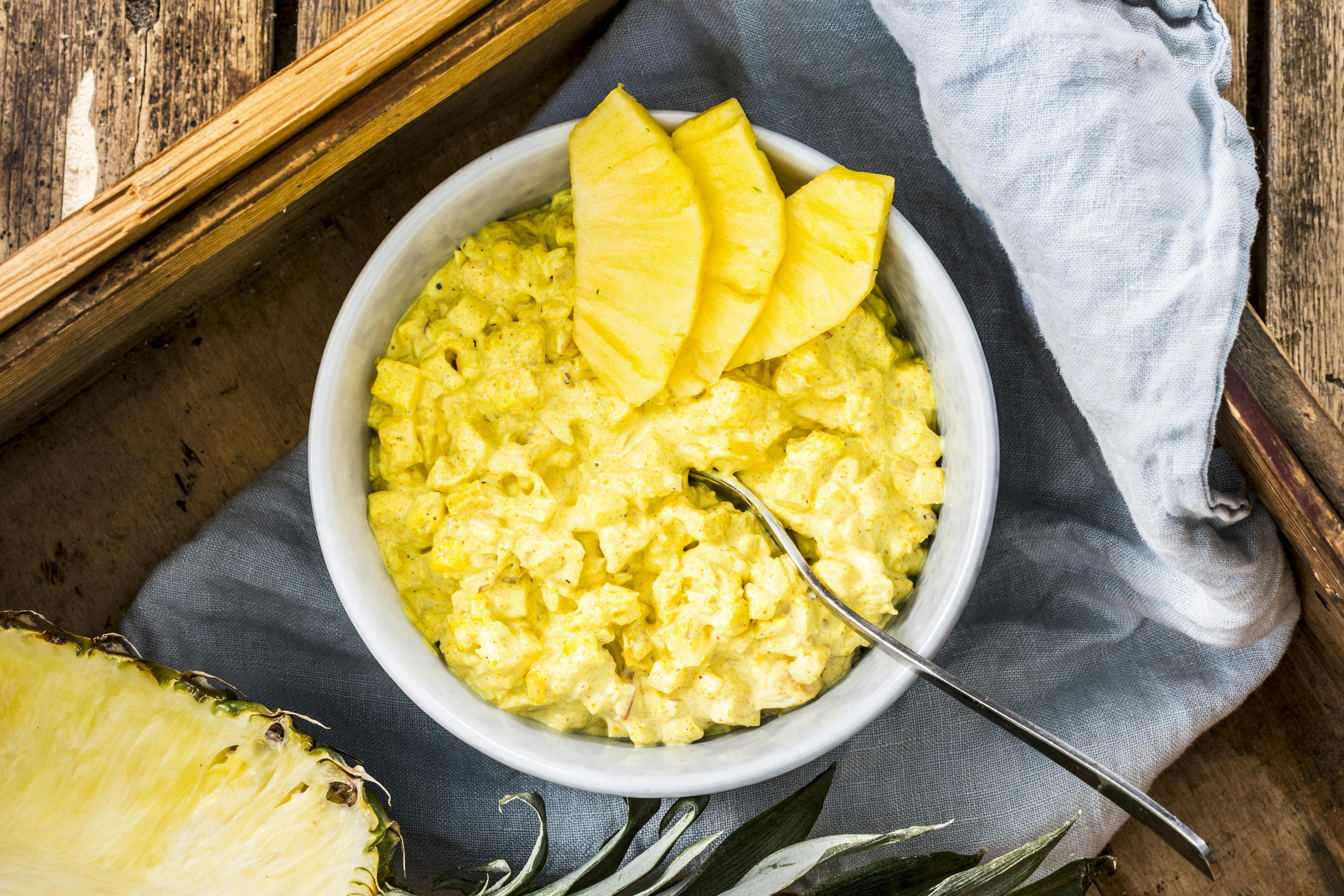 Ananas-Hähnchen-Salat mit Koriander | Rezept | FOODBOOM