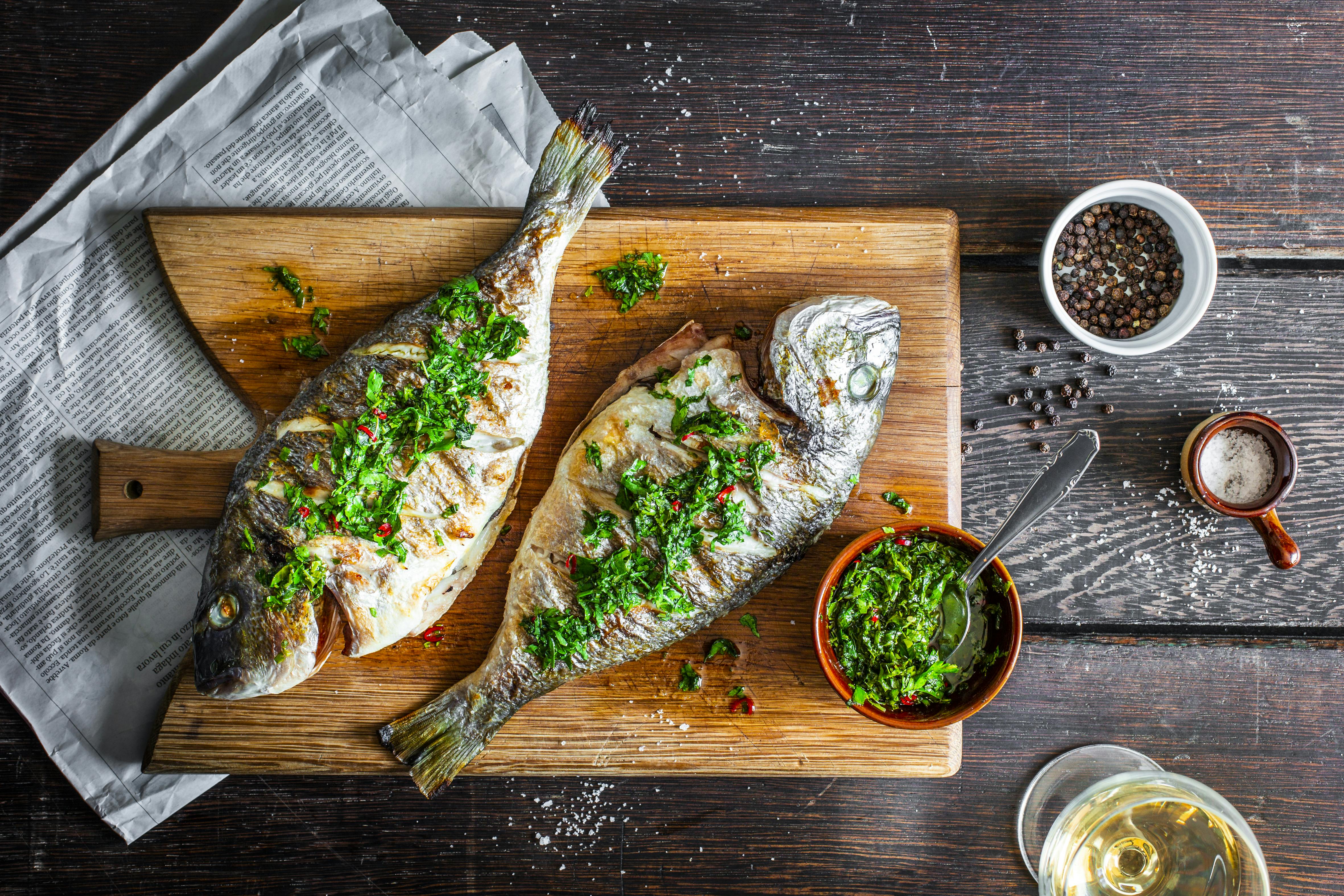 Gegrillte Dorade mit Gremolata | Rezept | FOODBOOM