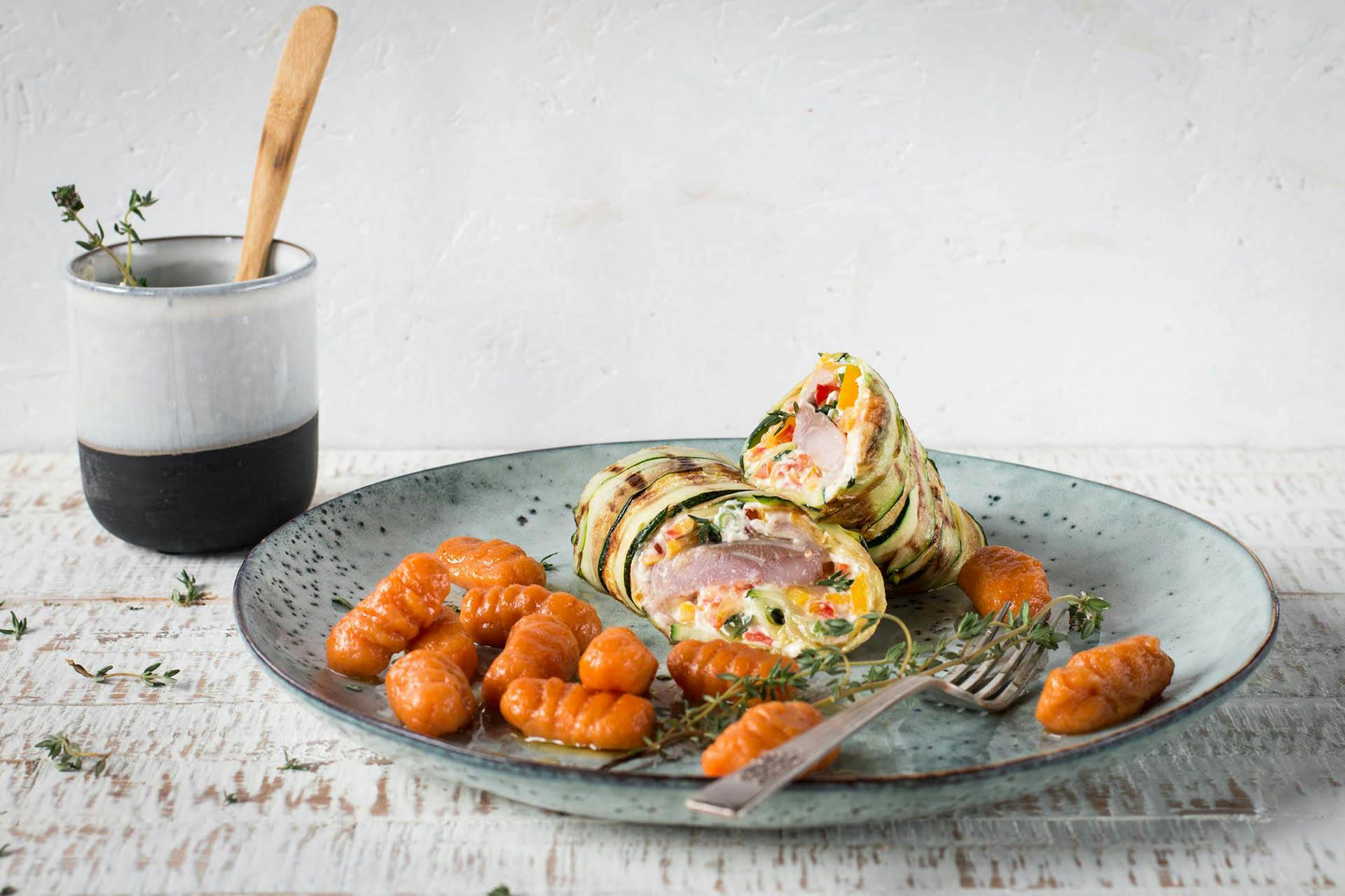 Matjes im Zucchinimantel mit Süßkartoffel-Gnocchi | Rezept | FOODBOOM