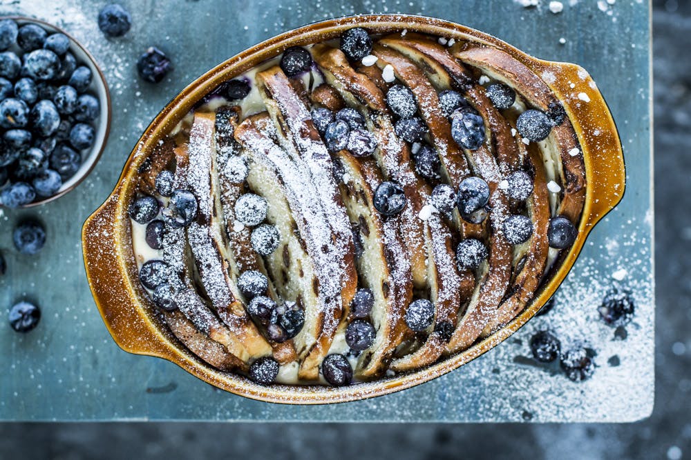 Brioche-Auflauf mit Heidelbeeren | Rezept | FOODBOOM