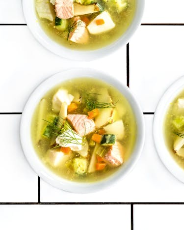 Fisch-Suppe mit Gurke und Topinambur