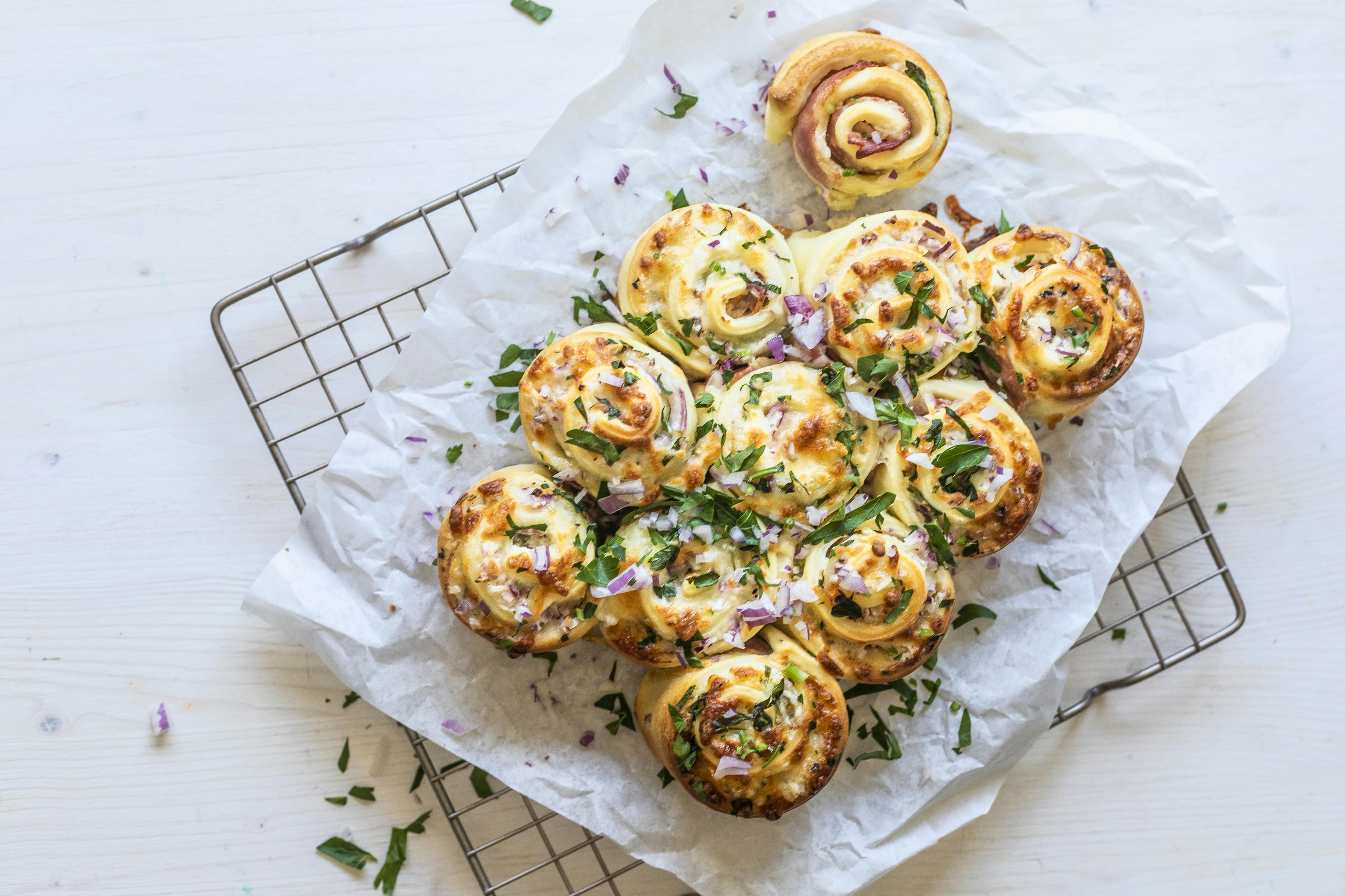 Zupfbrot mit Speck und Zwiebeln | Rezept | FOODBOOM