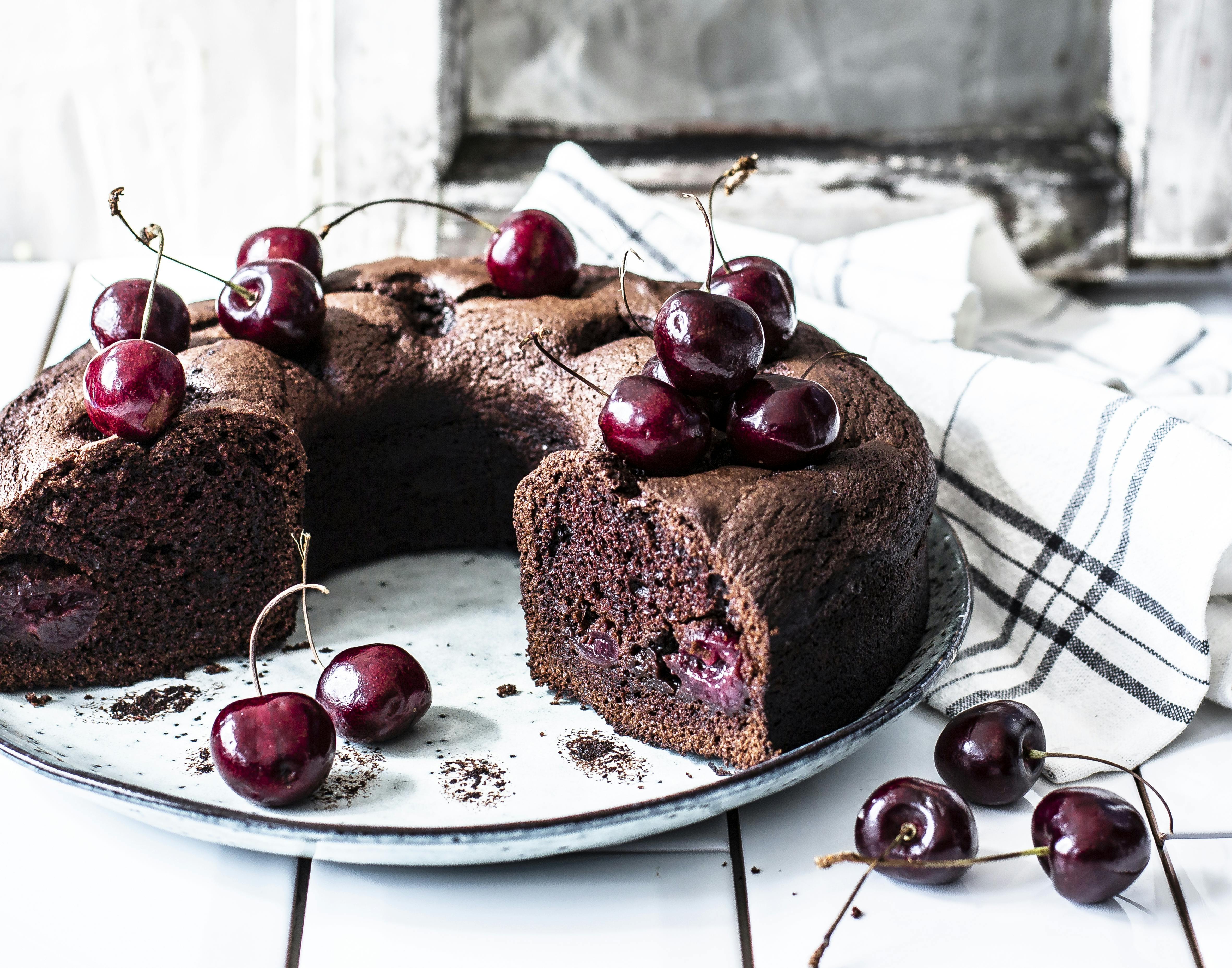 Schokoladen-Kirsch-Kuchen | Rezept | FOODBOOM