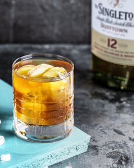 Honeycomb Cocktail mit Whisky von The Singleton.