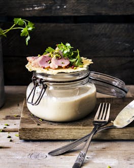 Maronensuppe mit Parmesan-Chip und Entenbrust