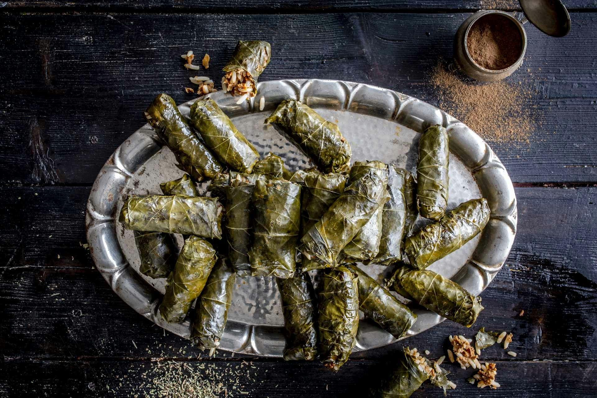 Gefüllte Weinblätter mit Reis und Rinderhack | Rezept | FOODBOOM