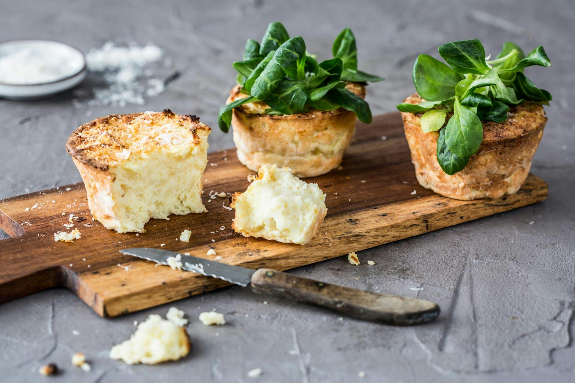 Gebackenes Kartoffelpüree mit Bergkäse | Rezept | FOODBOOM