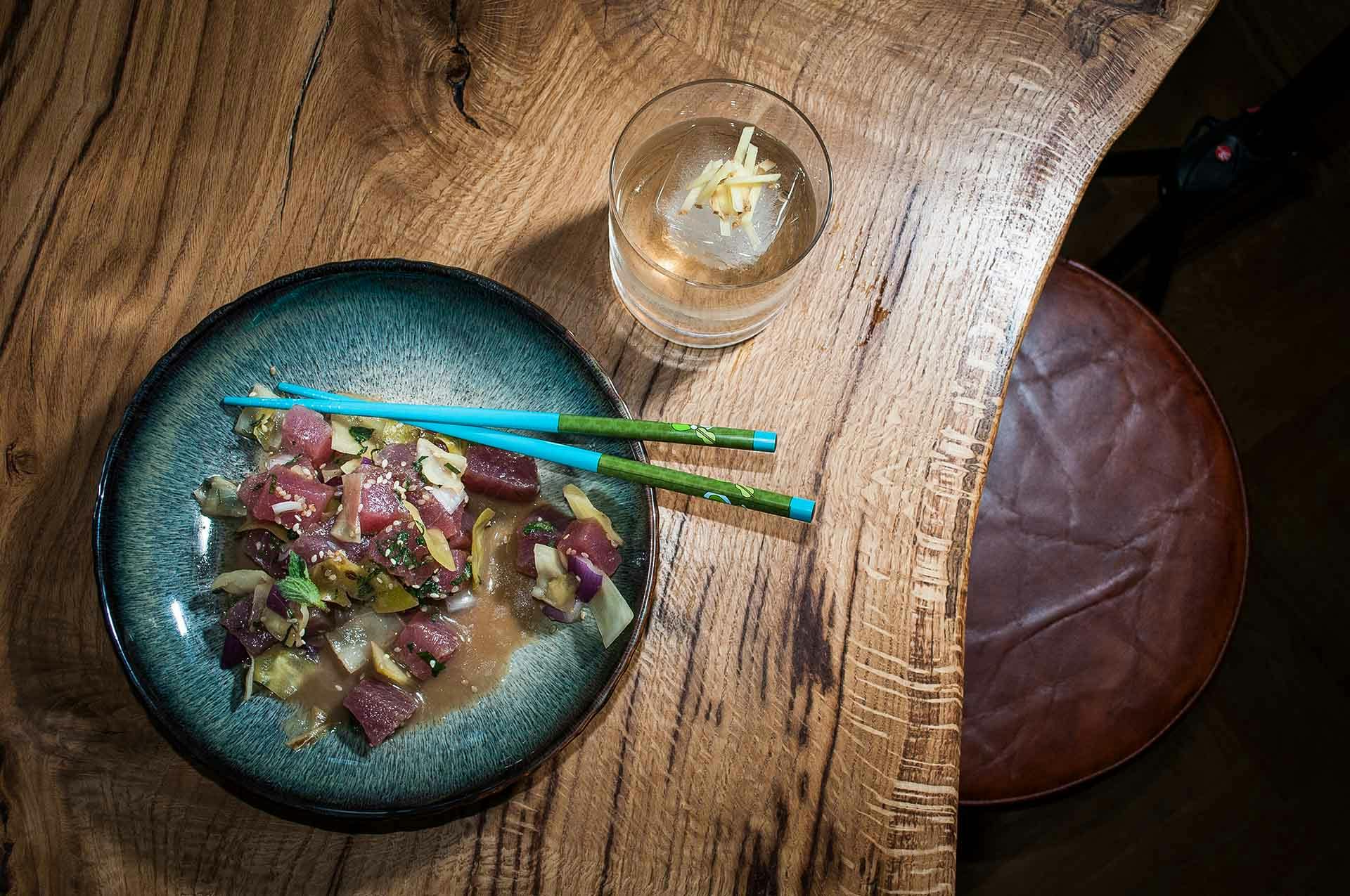 Thunfischfilet mit Weißkohl in Sesam-Minz-Marinade | Rezept | FOODBOOM