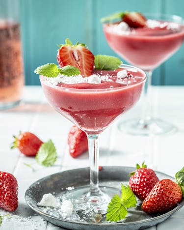 Frosé –Frozen Rosé mit Erdbeeren