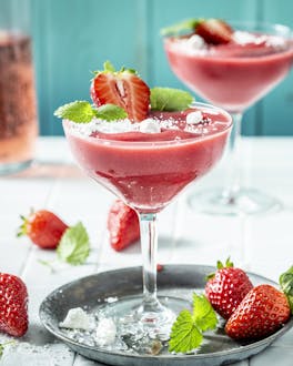 Frosé –Frozen Rosé mit Erdbeeren