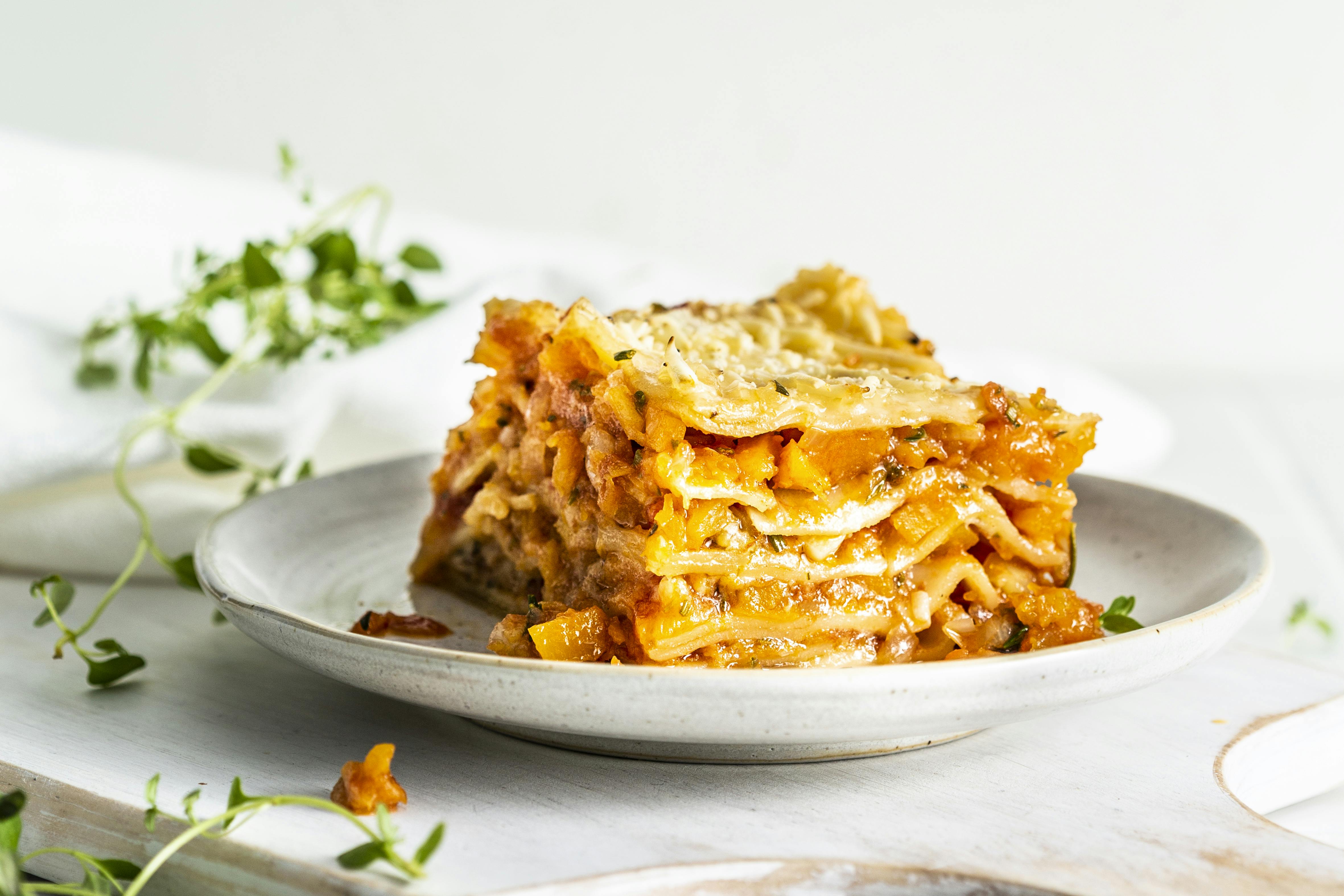 Vegane Kürbis-Lasagne | Rezept | FOODBOOM