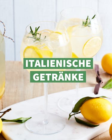 Schriftzug "italienische Getränke" auf Limoncello Spritz Bild