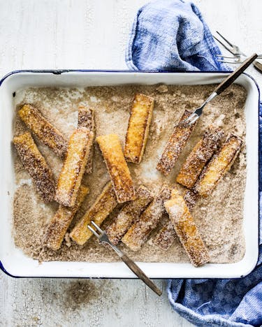 Cinnamon French Toast Sticks mit Apfelmus