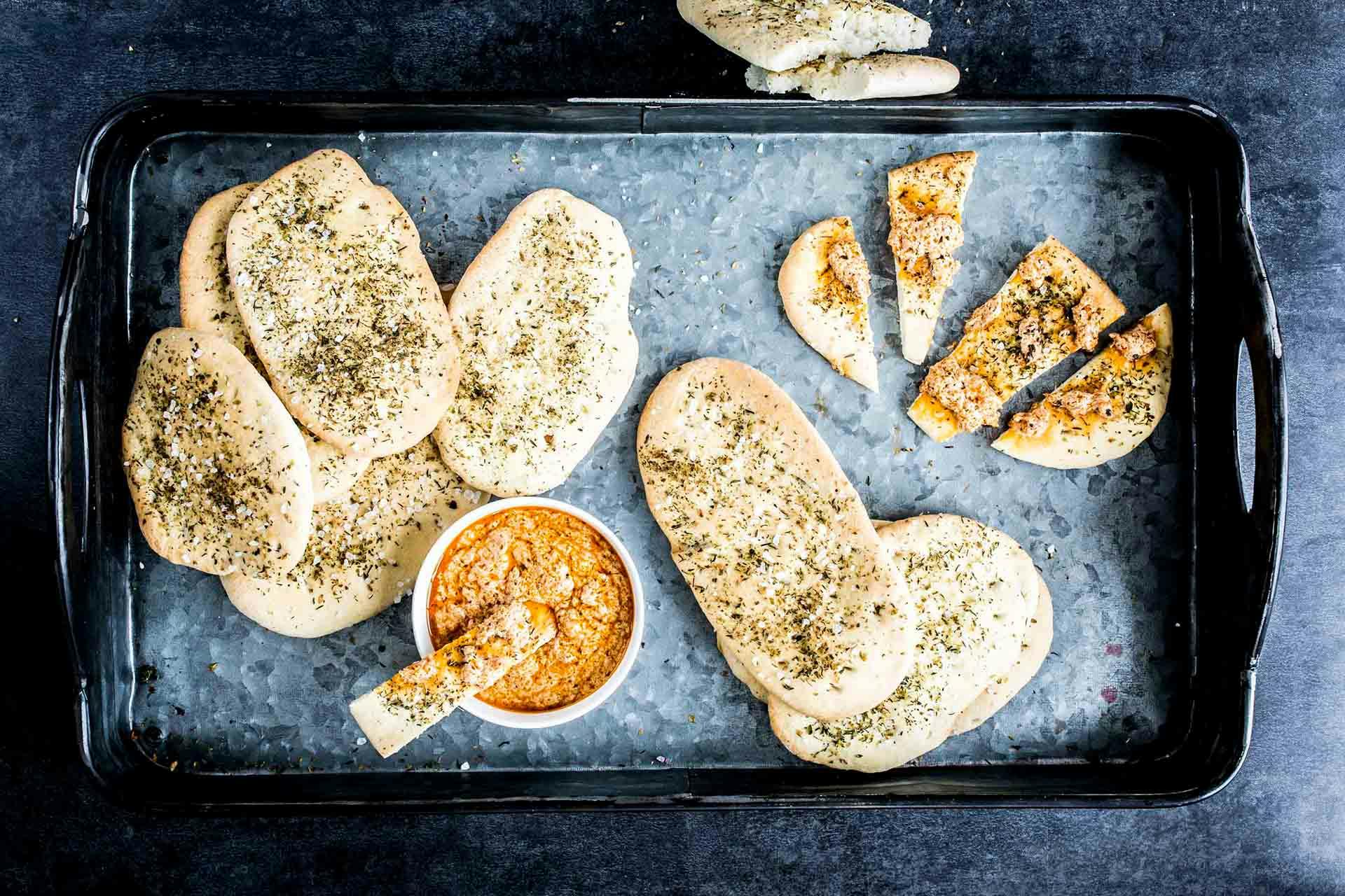 Pizzabrot mit Kräutern - ganz einfach | Rezept | FOODBOOM