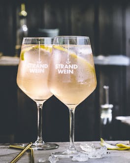 Rosé Aperitif Cocktail mit Gin