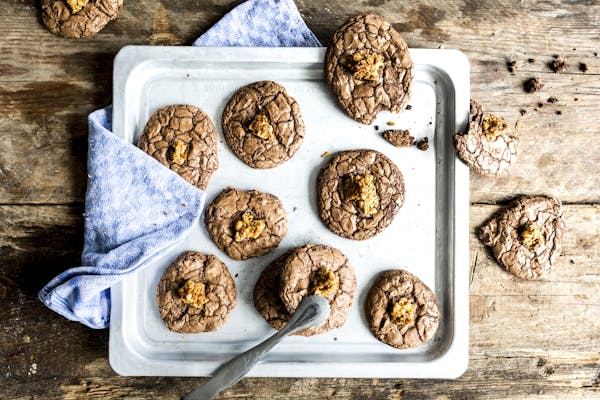 Double-Chocolate-Cookies-mit-Crunchy-Muesli