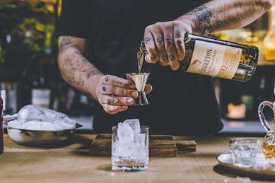 Zubereitung Albermarle Cocktail mit The Singleton Whisky.