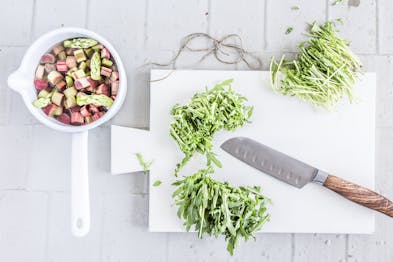 Spargel Kartoffelgratin Mit Rucola Rhabarber Salat Rucola Vorbereiten