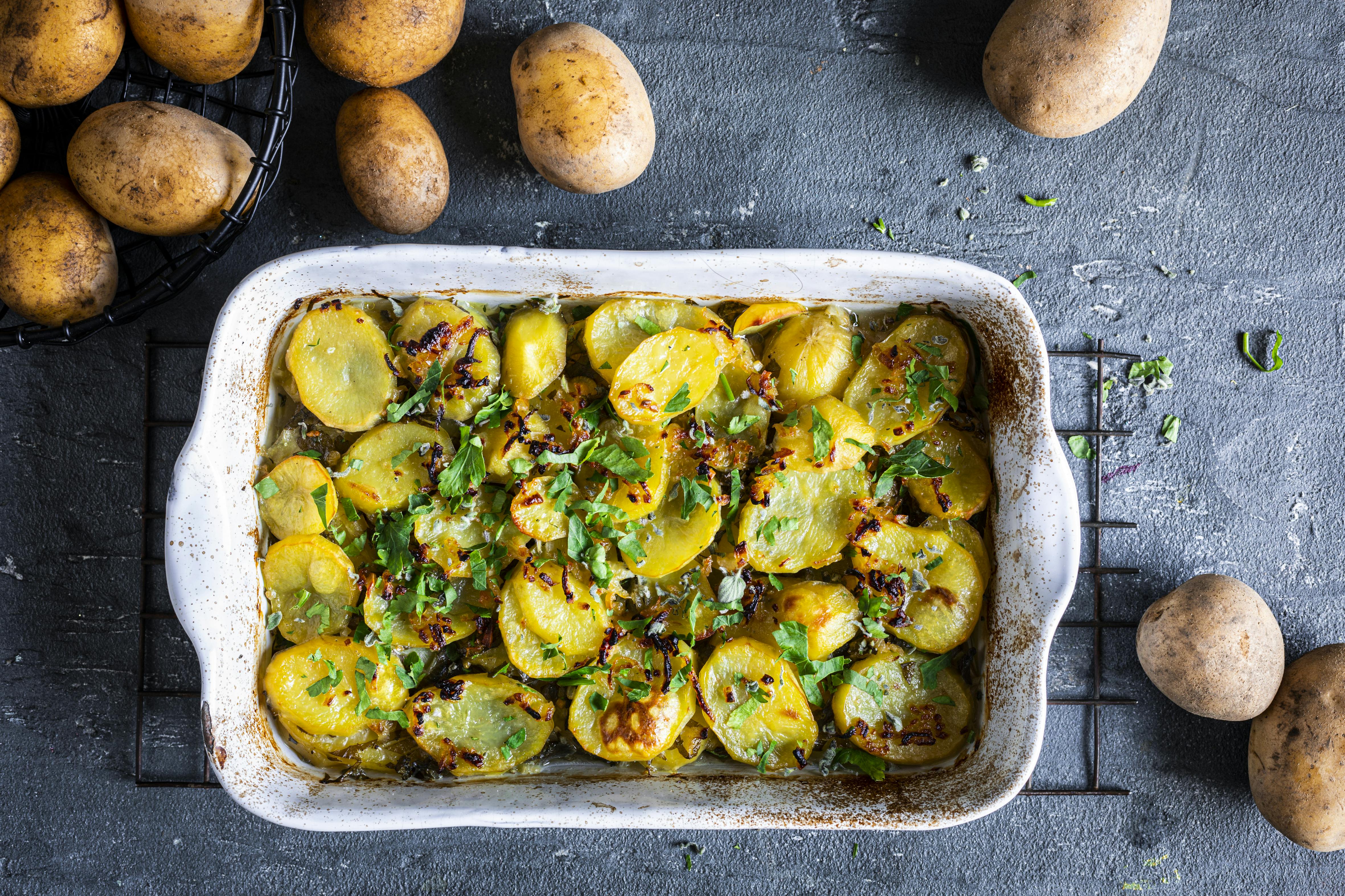 Patate arraganate – italienische Röstkartoffeln aus dem Ofen | Rezept ...